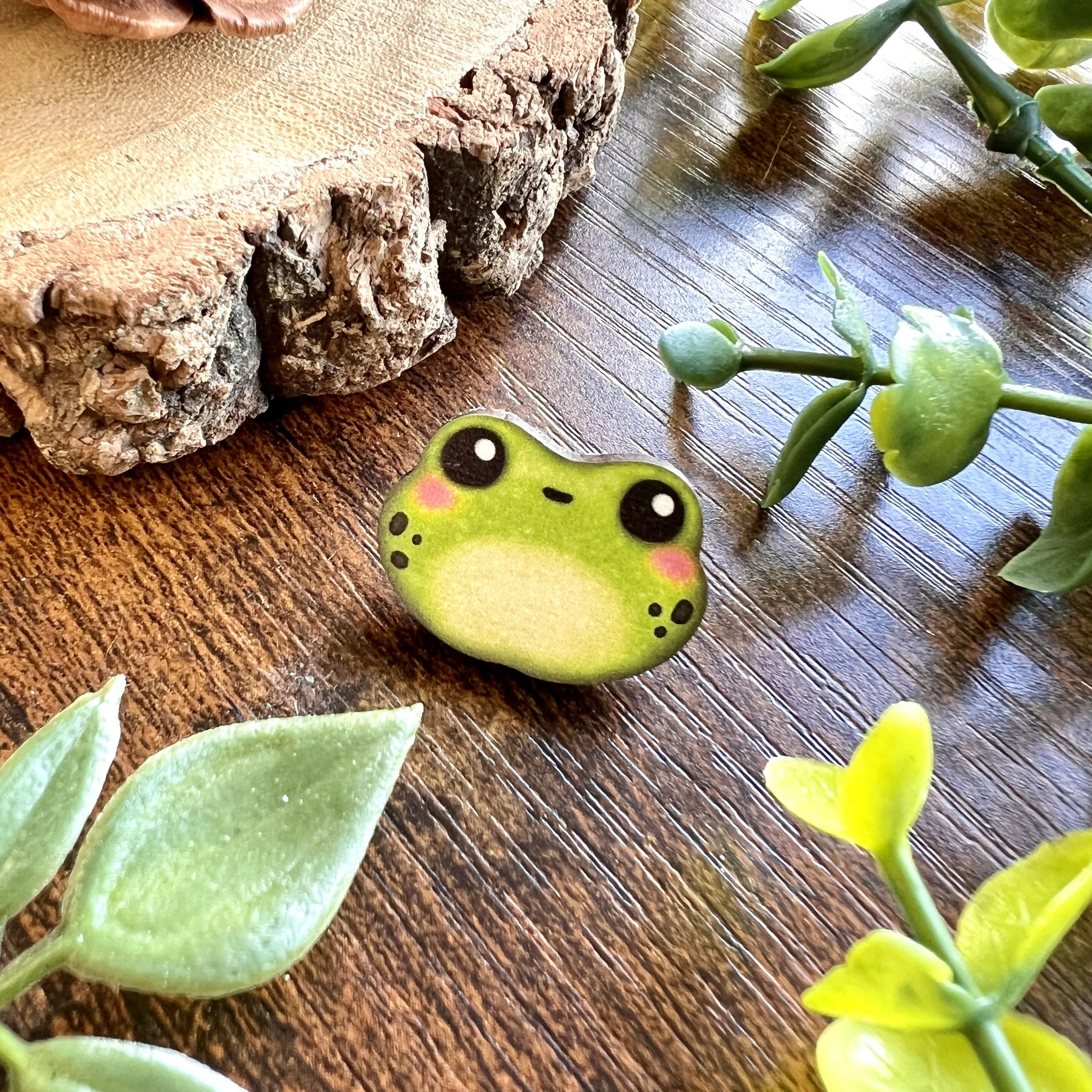 Algae the Frog Wooden Pin - Image 3